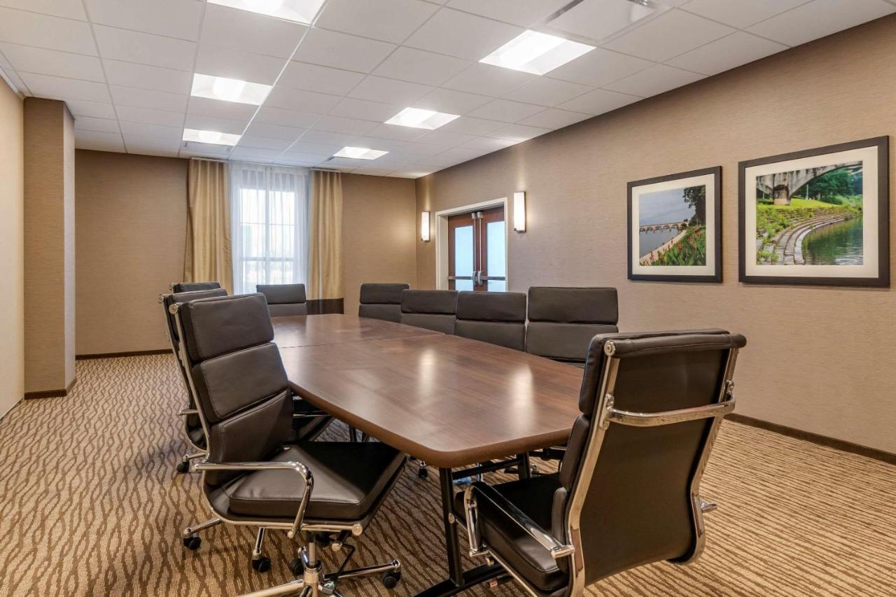 Comfort Suites Camp Hill-Harrisburg West Екстериор снимка