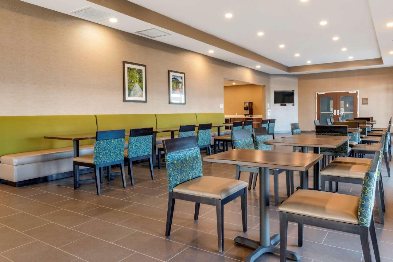 Comfort Suites Camp Hill-Harrisburg West Екстериор снимка