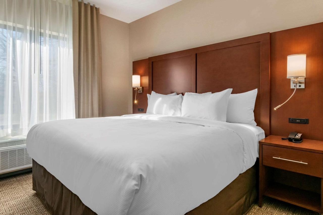 Comfort Suites Camp Hill-Harrisburg West Екстериор снимка